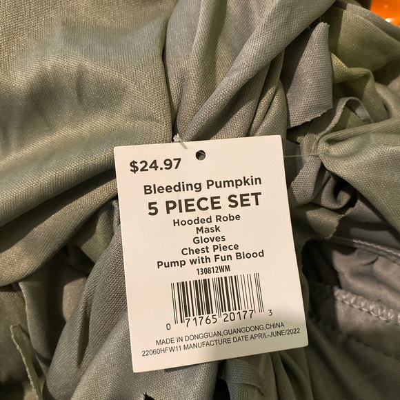 Evil Bleeding Pumpkin Kids Scarecrow Halloween Costume Unisex M/L No Mask - Picture 4 of 7